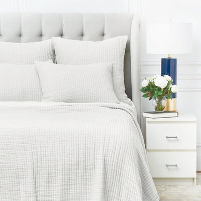 Lida bed coverlet in white.