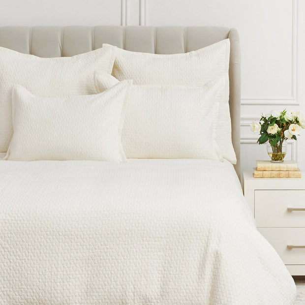 white matelassÃƒÂ© duvet cover